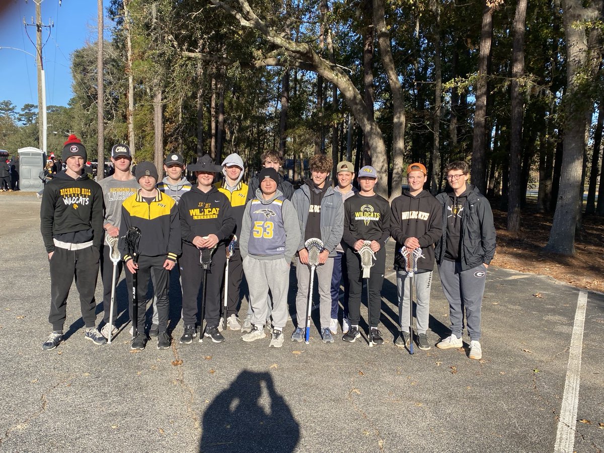 Wildcat Lacrosse ready for the RH Christmas Parade!