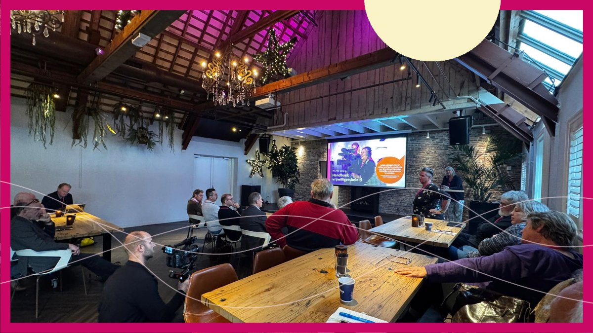 Vandaag vond de derde editie van de NLPO Bestuursdag plaats, en wat was het een succes! 🎉 Bestuurders van lokale omroepen uit heel Nederland kwamen samen om kennis te delen.

Heb je ideeën of feedback naar aanleiding van de Bestuursdag? Laat het ons weten!