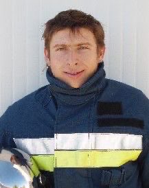 112cmadrid's tweet photo. Rafael Pérez era Jefe de Dotación del Cuerpo de #BomberosCM.

Sus compañeros y los sanitarios de #SUMMA112 han intentado todo por salvarle, pero no ha sido posible.

Muy querido en el Cuerpo. Gran profesional y gran persona.

Nuestro cariño a su familia y compañeros.

#ASEM112 https://t.co/UXwsJqT8Ap