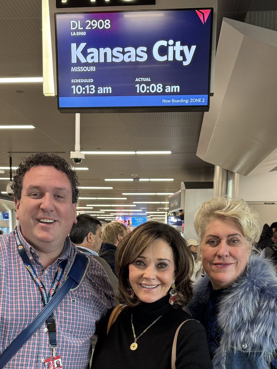 Good morning! #HallmarkChristmas #FlyShreveport #FlyShreveportFirst