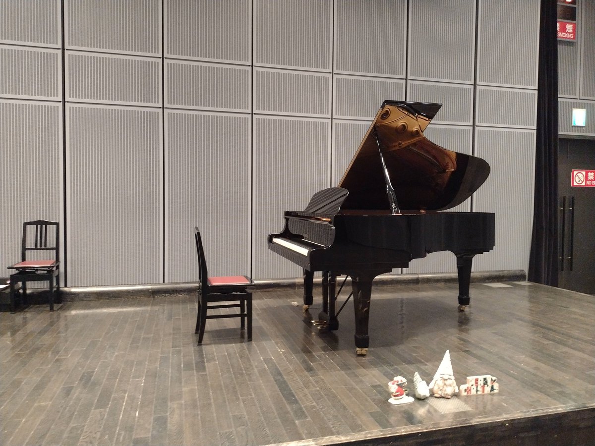 Gasmatch's tweet photo. 先週は土日２日連続でコンサートに出演させていただきました。
クリスマスの季節ですね〜 https://t.co/GrMgM4Bqzp