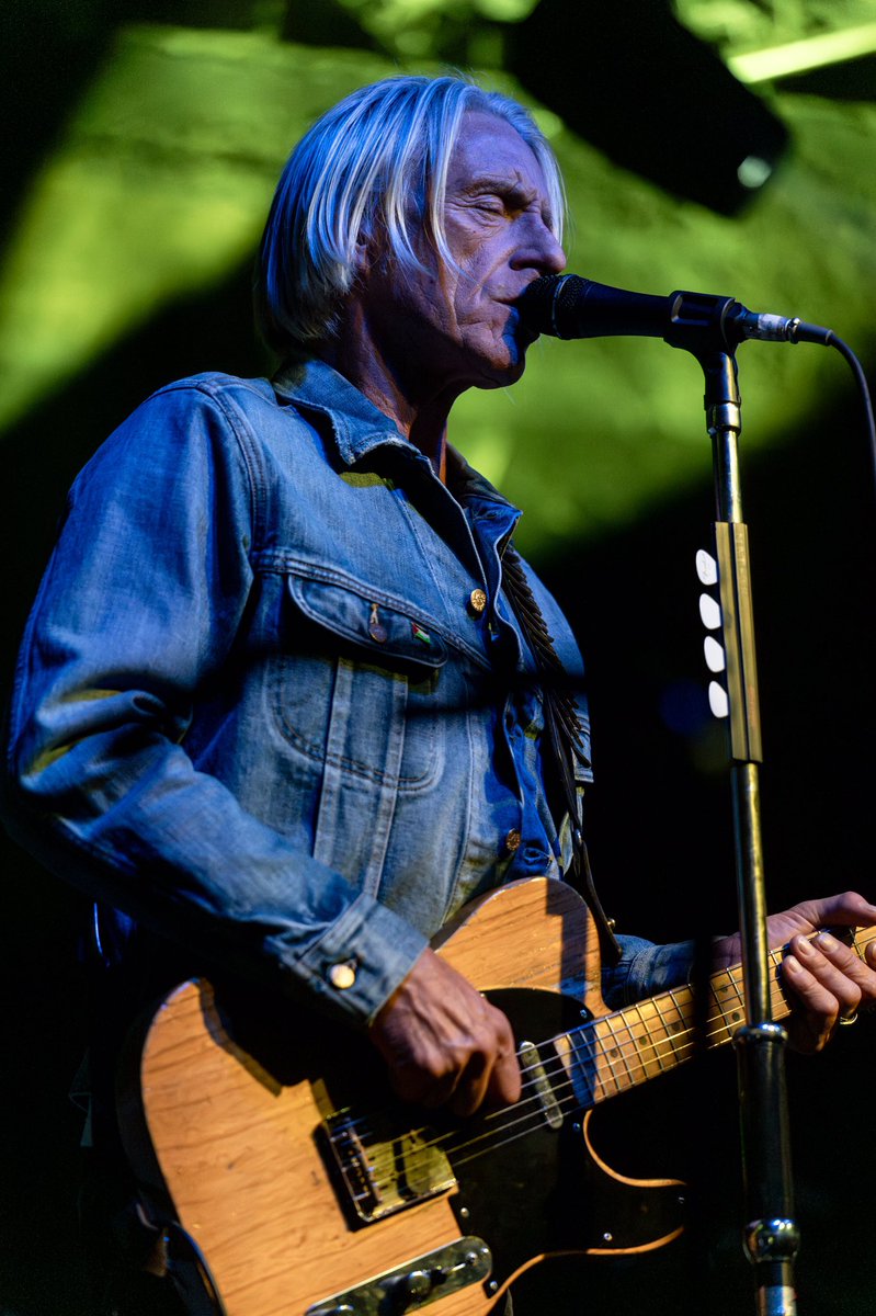 fantailmedia's tweet photo. Jump in the car; heading to retail work and @TheCurrent #TeenageKicks is playing selections from @paulwellerHQ live in the Mainroom! Such a great night in #Minnepolis (and photographed it for @FirstAvenue. Sometimes my life doesn’t suck😏). #firstthreesongs #livemusicphotographer https://t.co/VAZJ9Ll7IE