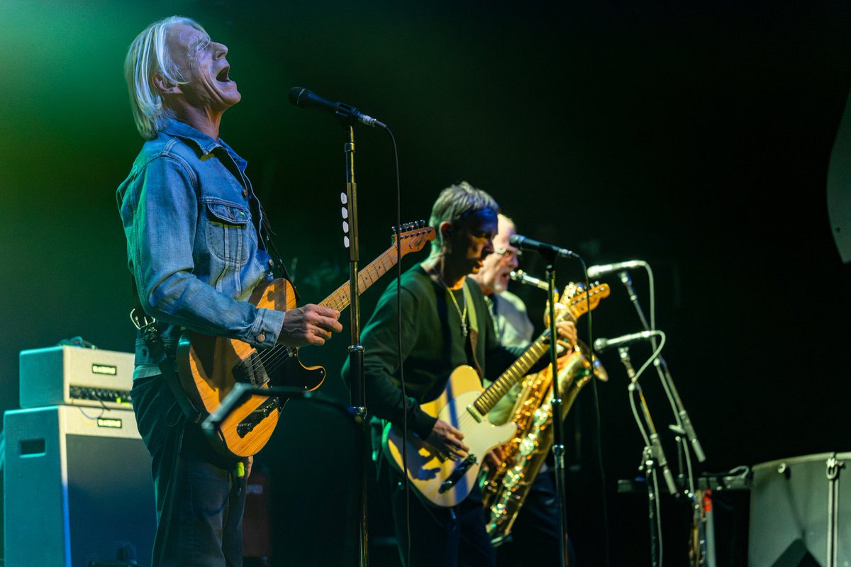 fantailmedia's tweet photo. Jump in the car; heading to retail work and @TheCurrent #TeenageKicks is playing selections from @paulwellerHQ live in the Mainroom! Such a great night in #Minnepolis (and photographed it for @FirstAvenue. Sometimes my life doesn’t suck😏). #firstthreesongs #livemusicphotographer https://t.co/VAZJ9Ll7IE