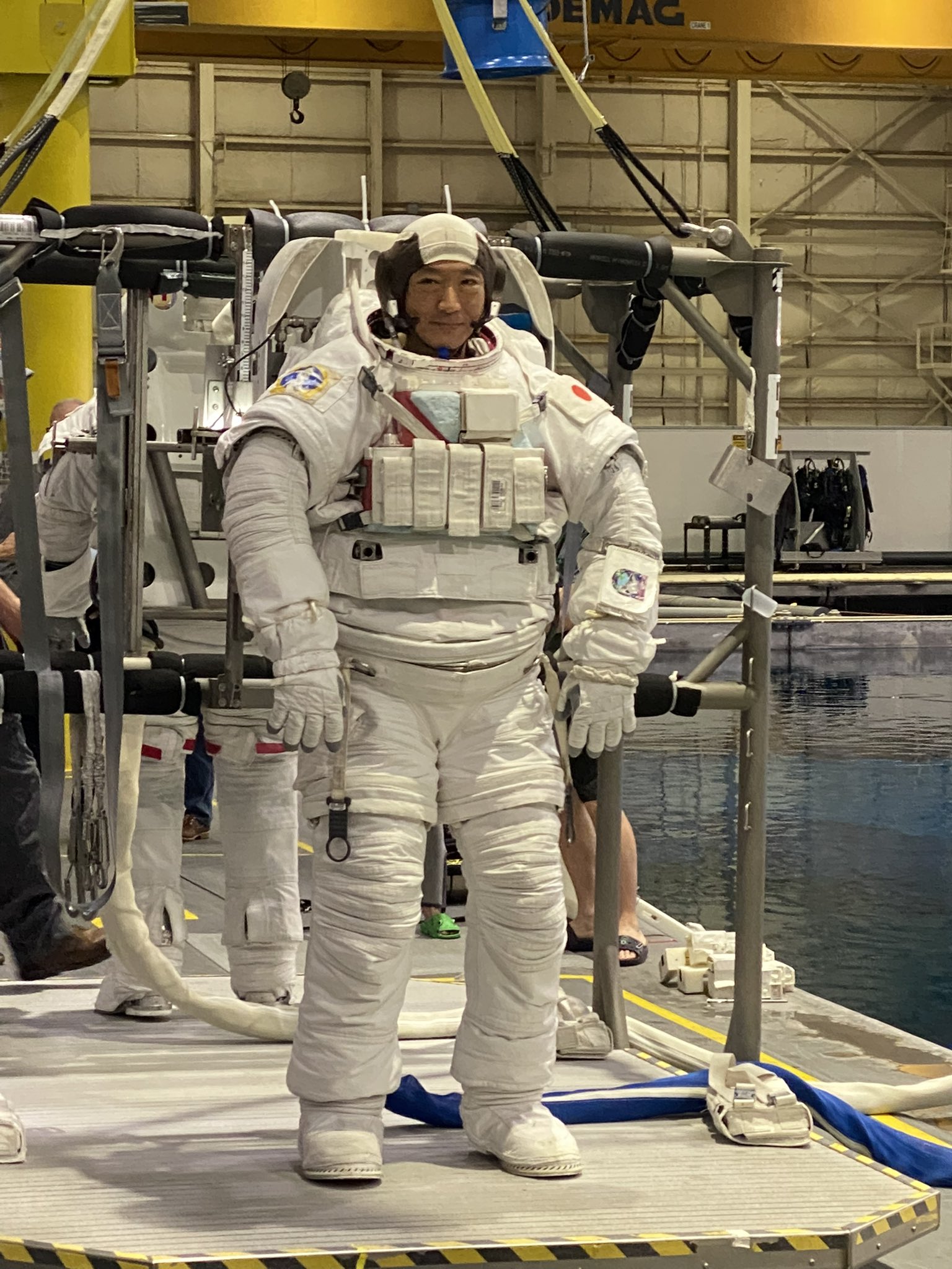 唯一特製！#奨学金返済 に『宇宙服』〜或る物体〜 唯一特製！#奨学金返済 に『宇宙服』〜或る物体〜 NASA、次世代