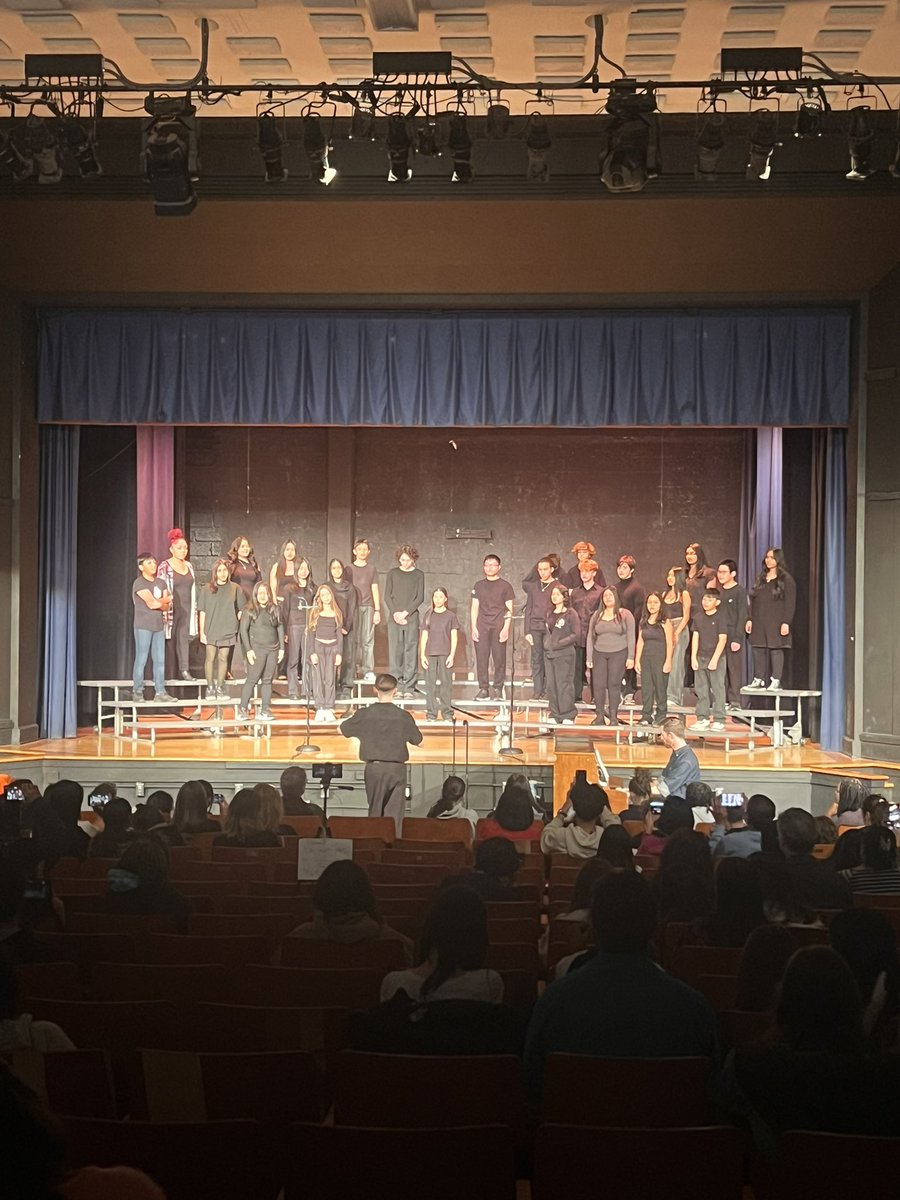 jackpchan's tweet photo. @middleschool51 vocal students kicked off the performance season!  Great job students and thank you Mr. Hillinck! @NYCDOED15  @DOEChancellor  @NYCSchools  @nycoasp https://t.co/9KRMC1kHOG