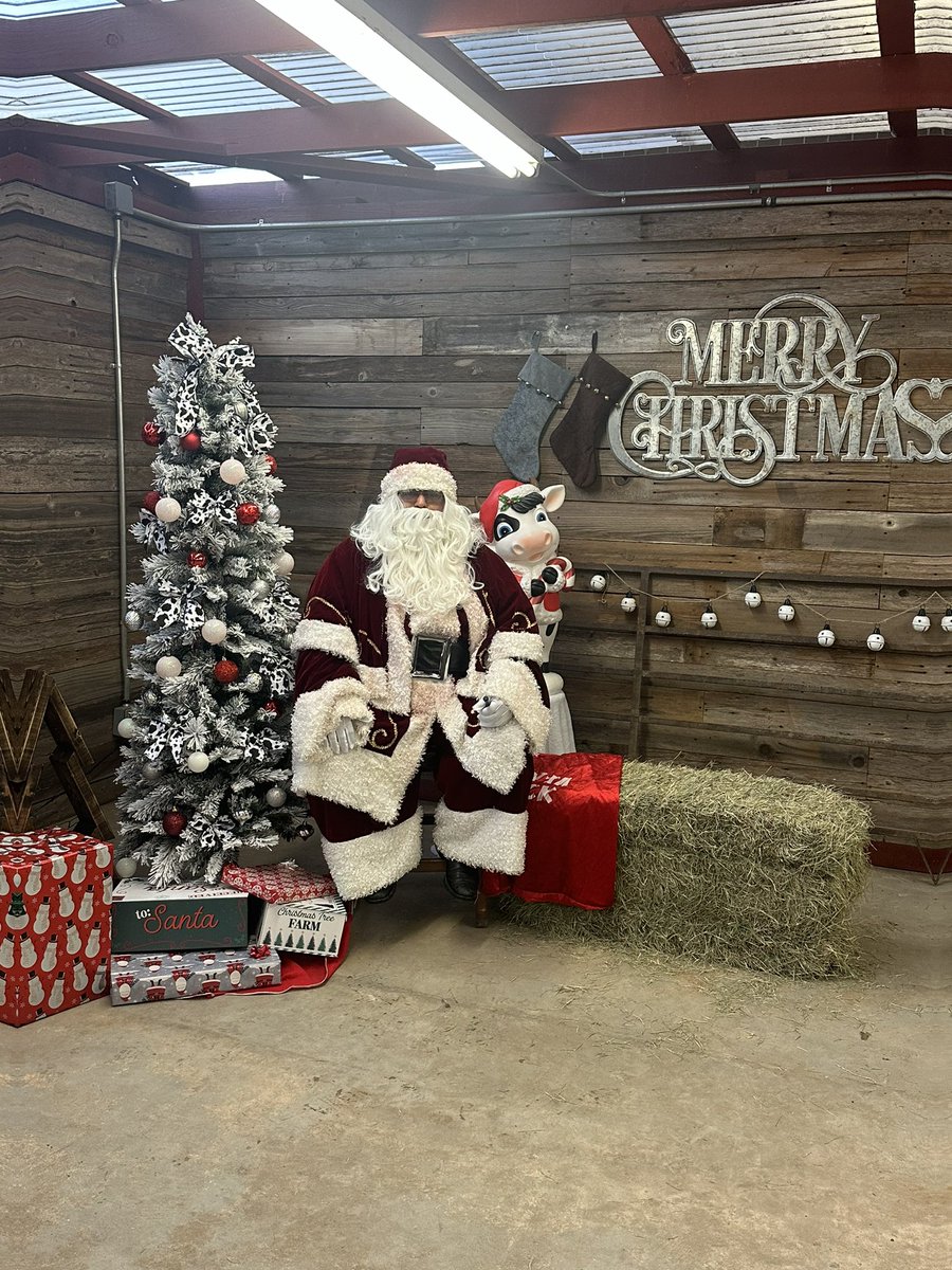 Santa has arrived!! Come get your pictures! He will be here until noon! 24037 W Hardy Rd. Santa is in the pavilion in the back! <a href="/SPRINGHIGHLIONS/">Spring High School</a> <a href="/SpringISD_CTE/">SpringISD_CTE</a> <a href="/springtriclub/">Spring Tri-Club</a> <a href="/SpringISD/">Spring ISD</a>