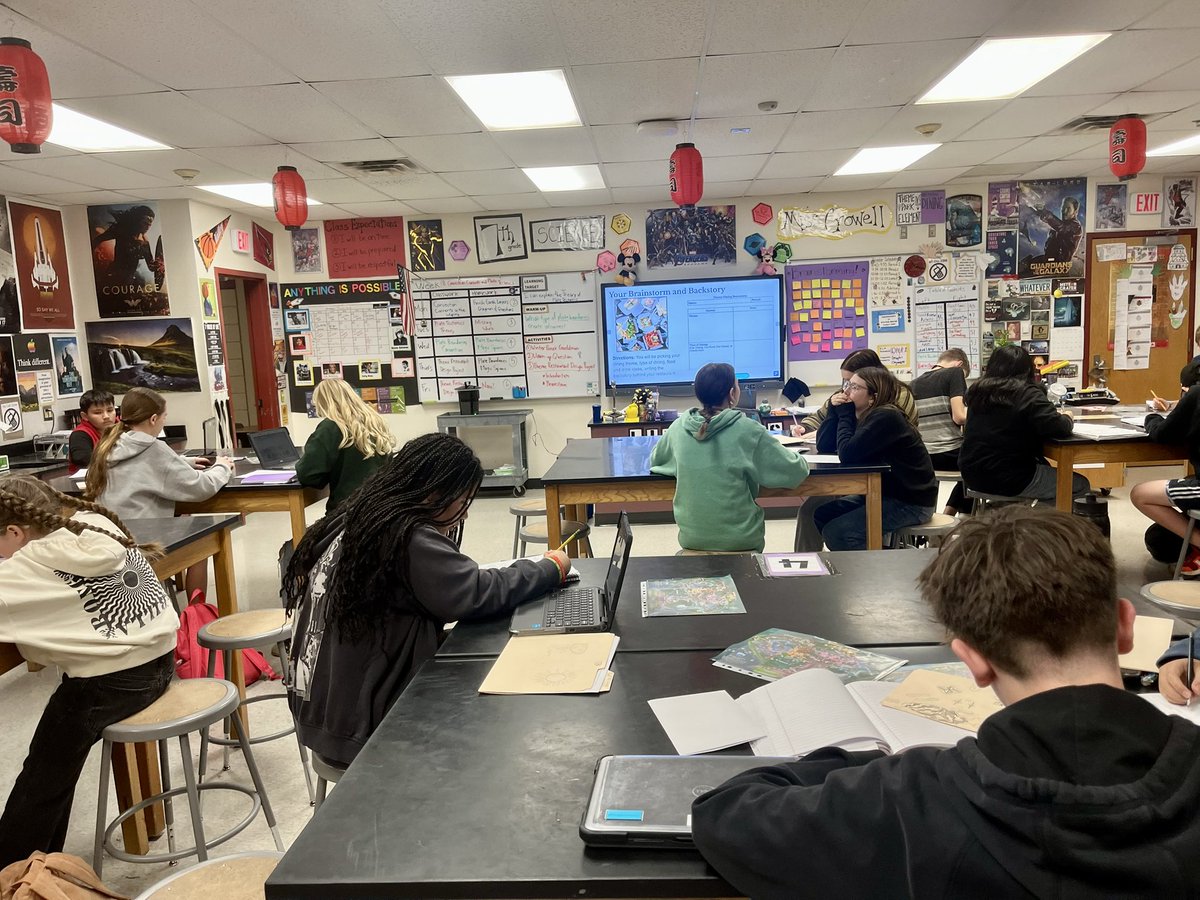 Marcietaylor14's tweet image. Admin learning walks at HJHS on Thursday went well! Thank you Hurricanes for hosting junior high principals! #ConnectCreateCare @GPS_District