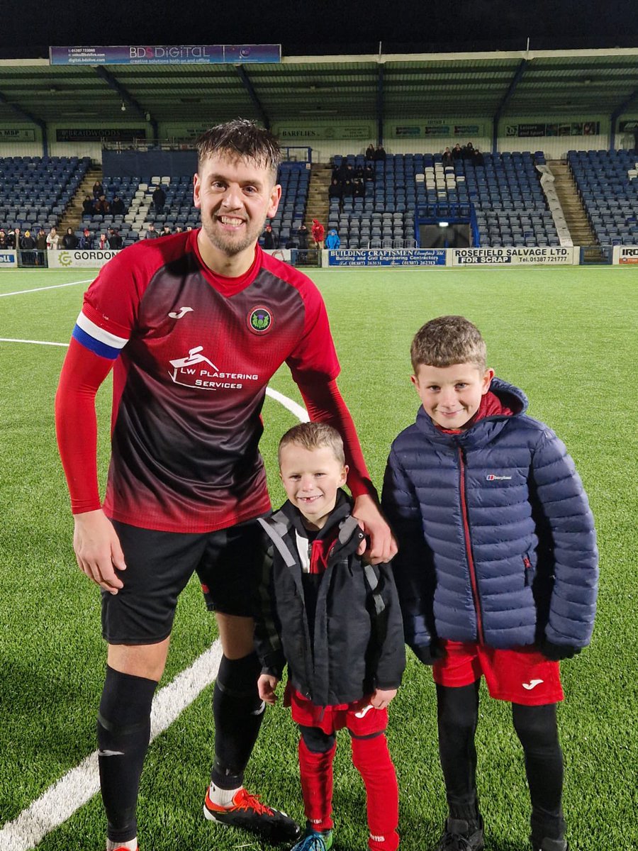 Lochar Thistle FC tweet media