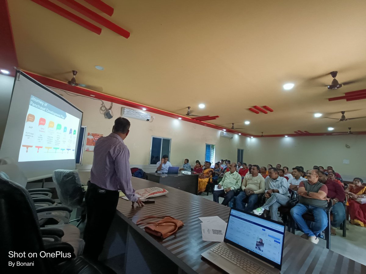 dprc_koraput's tweet photo. Training on "VPRP &amp; GPDP" at Block conference Hall, Kotpad Block, Koraput District on 07-12-2024.
@sird_pr_odisha
@mopr_goi
@NITIAayog
@ZP_Koraput
@dmkoraput
@Hibhusat
@CMO_Odisha
@surendrakumarme https://t.co/t6U3WlMPci