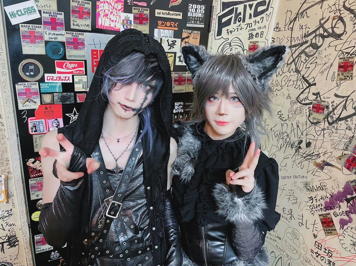 dailyzyean's tweet photo. daily zyean day 332 !!!!
w/ leetspeak monsters’ diewolf🫶
#jiluka #zyean #diewolf https://t.co/uLC4Fg0Isa