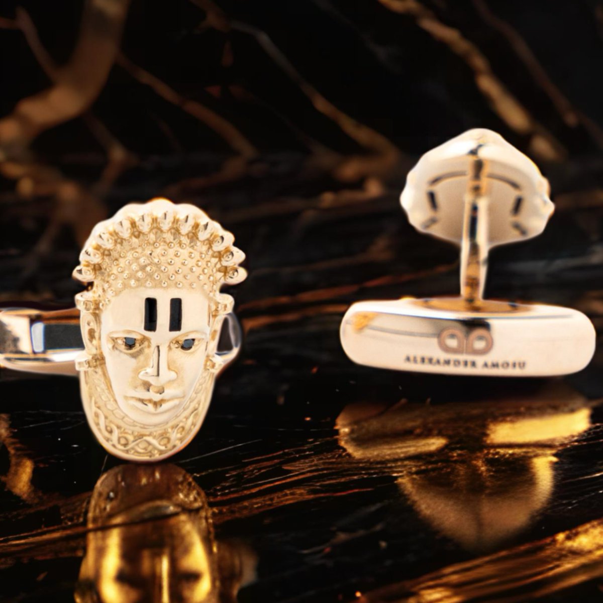 luxafriqueshop's tweet image. Add a touch of luxury and culture to your holiday look!

Introducing the stunning Amosu Idia 18ct Gold Cufflinks, inspired by the legendary Queen Idia of Benin City. Limited time only, order now and shine bright this season! 

#Amosu #LuxuryCufflinks #HolidayGiftIdeas