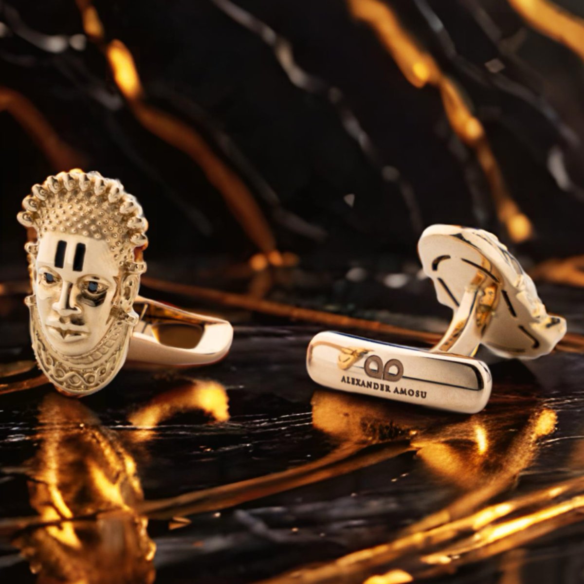luxafriqueshop's tweet image. Add a touch of luxury and culture to your holiday look!

Introducing the stunning Amosu Idia 18ct Gold Cufflinks, inspired by the legendary Queen Idia of Benin City. Limited time only, order now and shine bright this season! 

#Amosu #LuxuryCufflinks #HolidayGiftIdeas