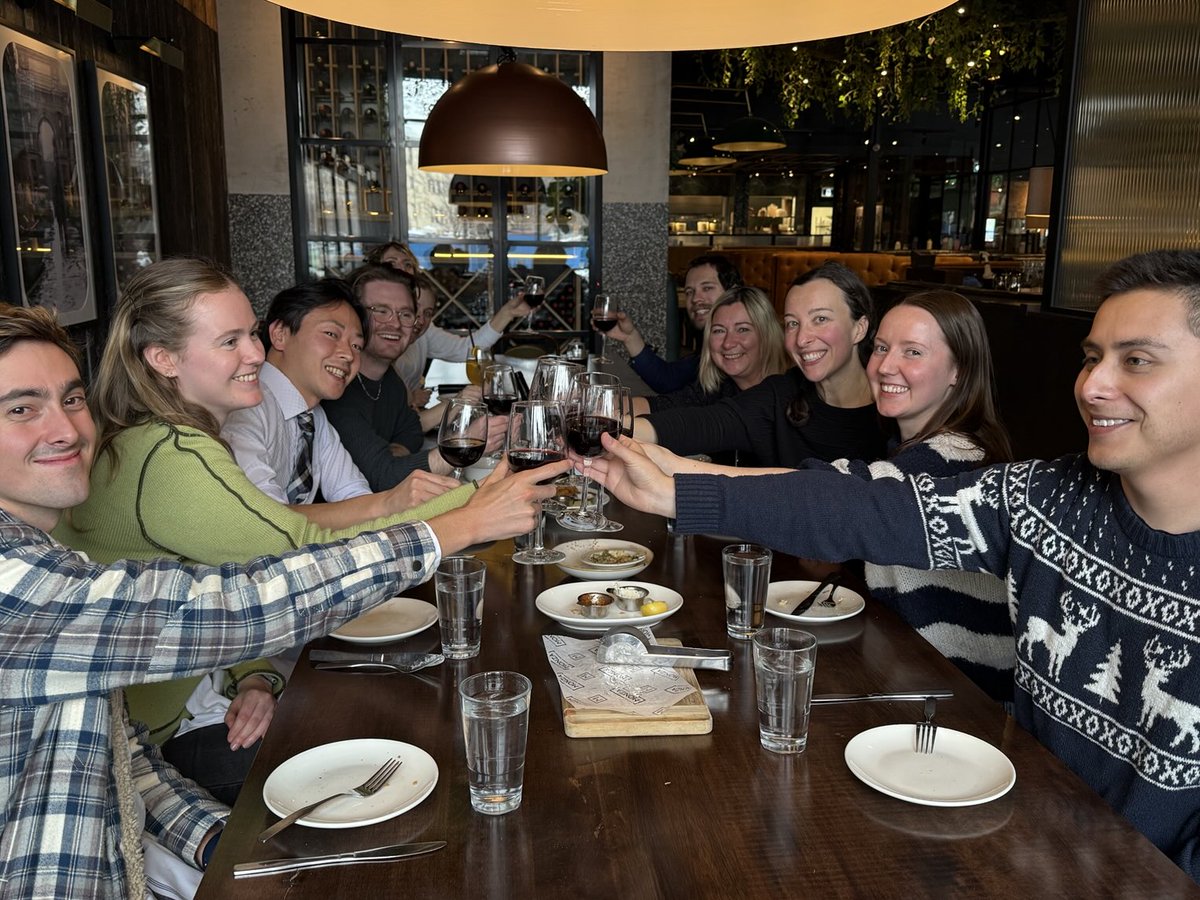 psapieha's tweet image. The best part of research are the awesome people we get to work with. Happy Holidays from the @psapieha