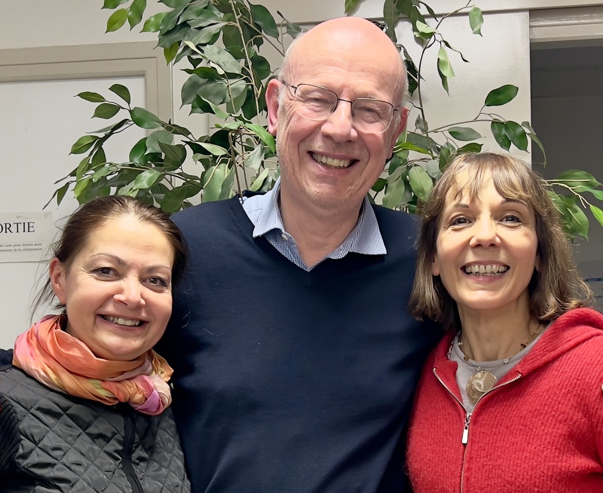 @NathalieMiravette (à dr.) propose « Les voluptueuses », au Café de la Danse le 18 12 à 20 h @NathalieRomier rend hommage à Edith Piaf à la Scène parisienne jusqu’au 01 01. Elles sont les invitées d’« On connaît la chanson », ce  7 12 à 23 h sur #Fréquenceprotestante 100,7 mhz.