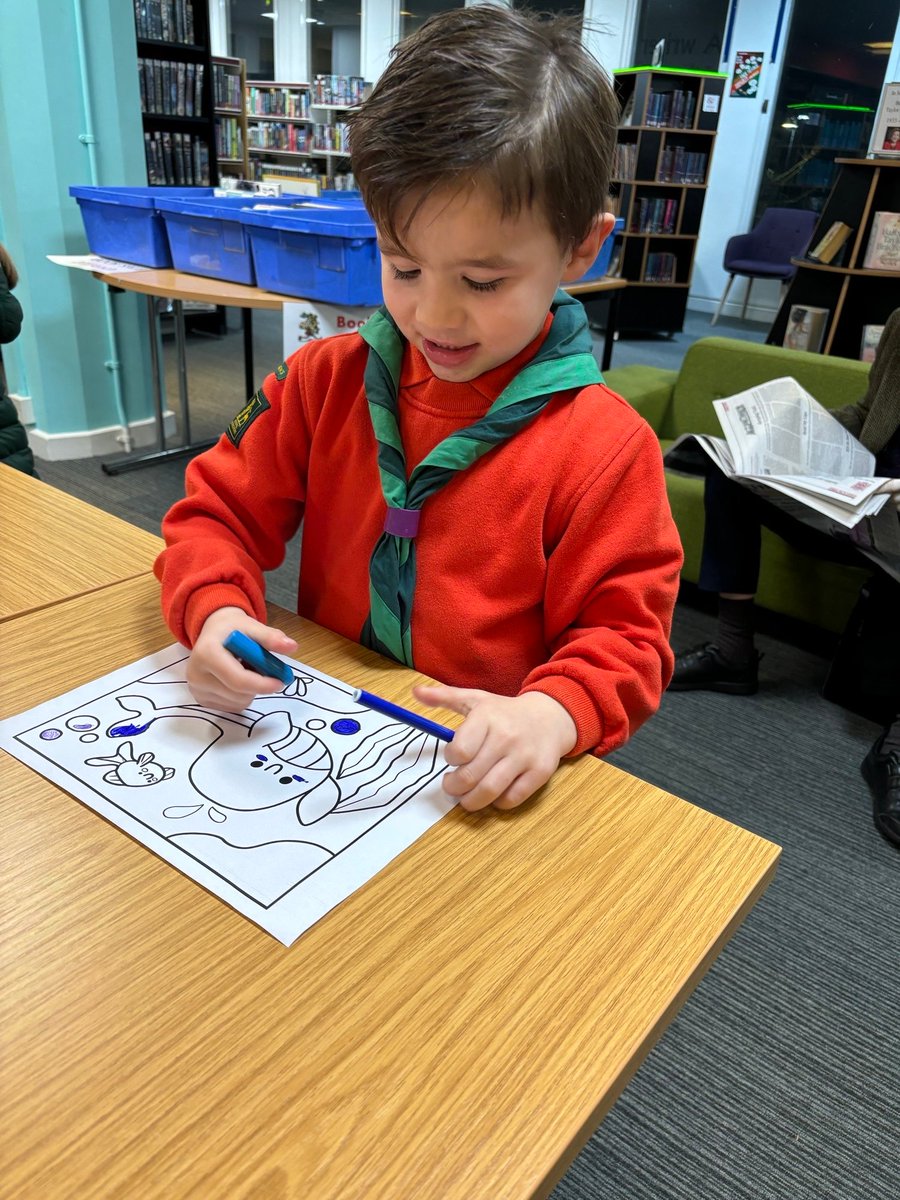 The Squirrels visited Bracknell Library last week and what fun we had!  They learnt all about the library and how to borrow books using our very clever self-service machines.  We made bookmarks and read stories.  
See you again soon Squirrels!
#SquirrelScouts #bracknelllibraries