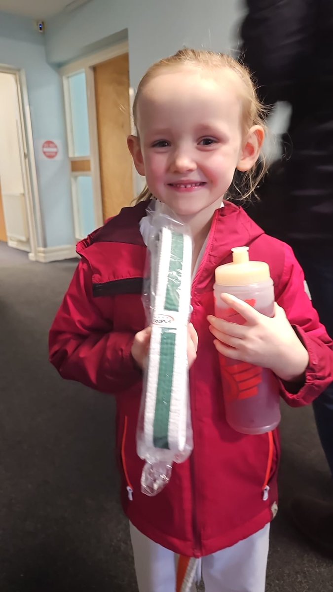 Hayley Smith tweet media