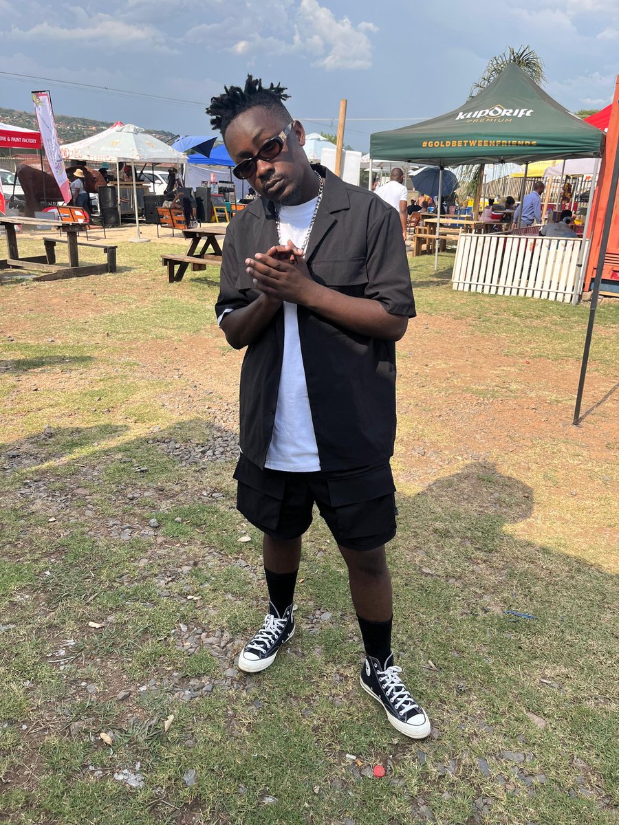 frankjhenkins's tweet photo. Le nigga la le pantsula . 🍊🍊🍊
#frankjhenkins #tfpop #fj
#artist #performingartist #rapper #newmusic
#thefresh #pretoria #pitori https://t.co/HHVb0uLySy