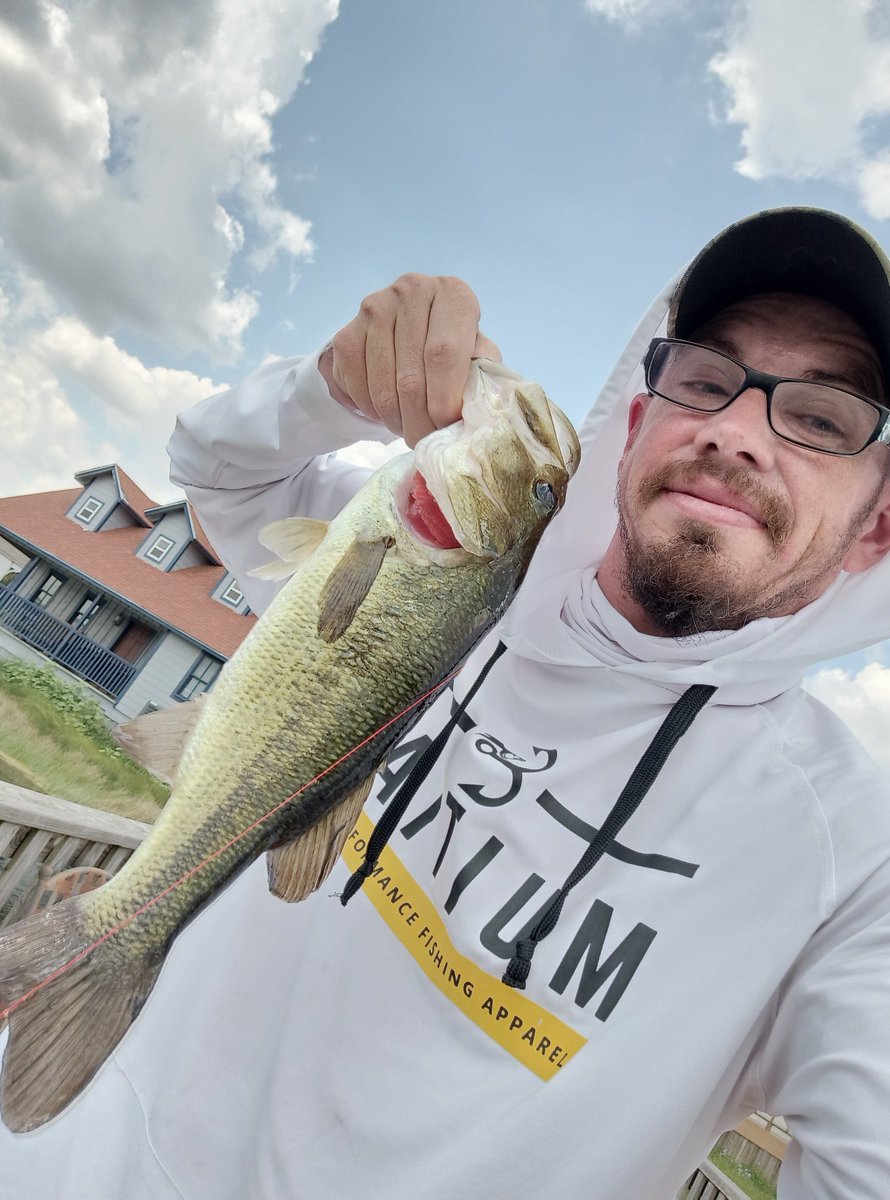 cakm85's tweet photo. Y'all know what's up. Also I'm telling y'all if you haven't got yourself a baitium shirt yet you need to and now's the time. Link ad discount code are in the bio. #baitium #fyp #fishing https://t.co/drHvp0xpwo