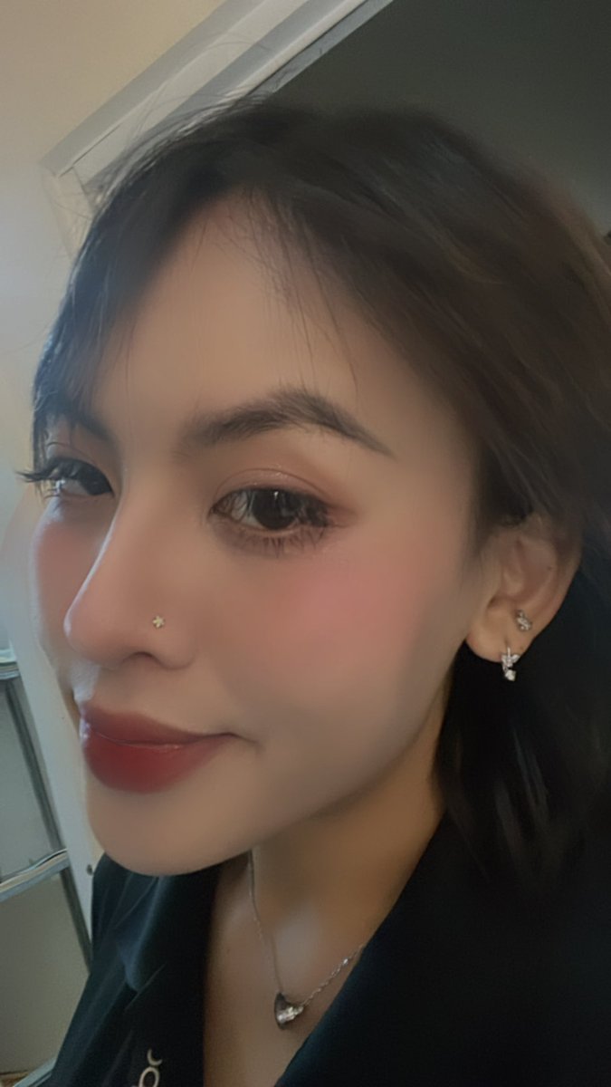 LucyTN1's tweet photo. Ai đã làm gì đâu muốn làm quen nhưng ngại 1 ly trà sữa 😌 https://t.co/SXqFJrEnRk