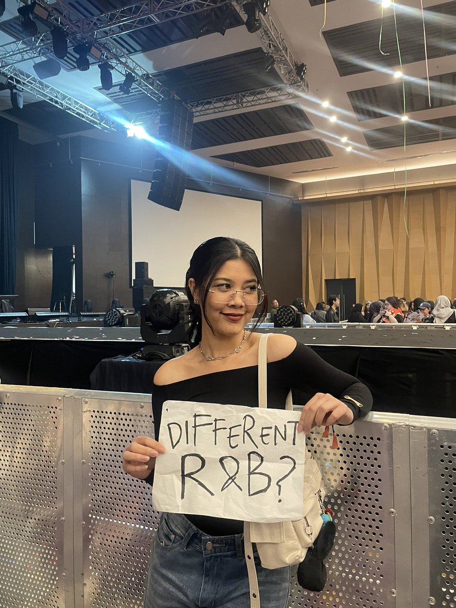 gabybara_'s tweet photo. The banner                The first reaction 

@deantheofficial 
#DEAN #DEANTabberID https://t.co/e0M2yzn6Cb