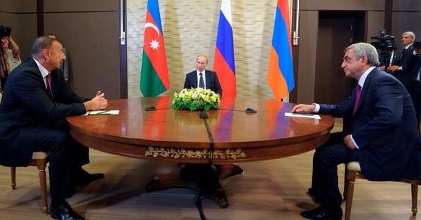 lawlifelit's tweet photo. Tiny #Putin makes a wonderful table centrepiece for any occasion. #humour #humor https://t.co/PTl8hJxbGe