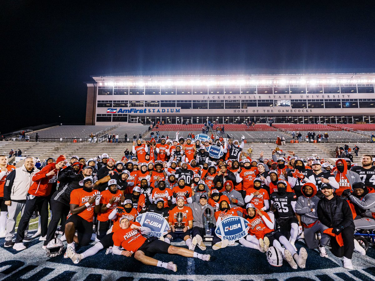 CalebEichner's tweet photo. Champs 💍 Thank You Lord

#HardEdge @JaxStateFB https://t.co/5FqjtYEIZt