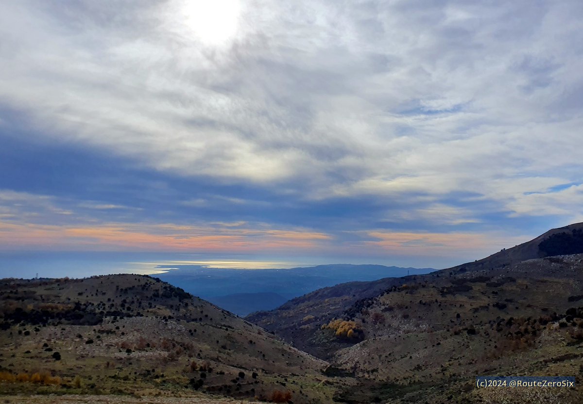 routezerosix's tweet photo. Le Cap d'Antibes vu du col de Vence
#CapdAntibes #ColdeVence #AlpesMaritimes #CotedAzur #CotedAzurFrance #FrenchRiviera https://t.co/uVhmxeJcKK