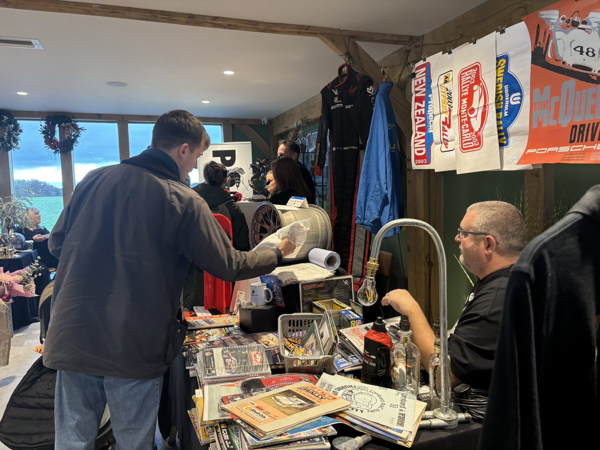 Keir Mather MP (@mather_keir) on Twitter photo Christmas shopping complete this #SmallBusinessSaturday in Sherburn in Elmet.
Great to see local businesses supporting one another, including at <a href="/TheMotoristHub/">The Motorist</a> for their Christmas Market🎄🛍️ Christmas shopping complete this #SmallBusinessSaturday in Sherburn in Elmet.
Great to see local businesses supporting one another, including at <a href="/TheMotoristHub/">The Motorist</a> for their Christmas Market🎄🛍️