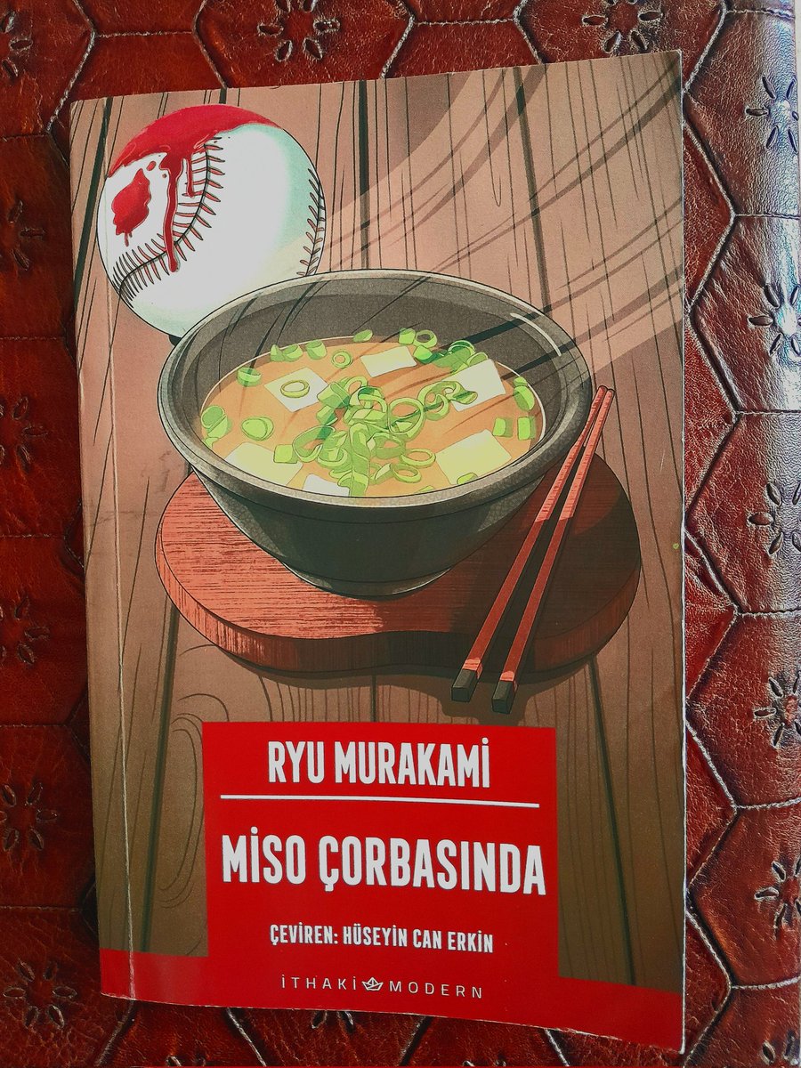 31/50

Miso Çorbasında 

Yazar: Ryu Murakami

Her kitabının Türkçeye çevrilmesi çok gereklidir 😇 

'Bir çocuk için kaybolmak, içine düşülen bir durum değildir, meslek gibi bir şeydir.' 

<a href="/hcan_erkin/">Huseyin Can Erkin</a>  harika çevirisi ile.
