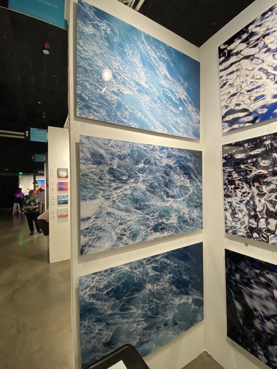 _C_h_i_c_k's tweet photo. Great art being shown in Miami. @redwoodartgroup
#reddotart #spectrumart #miami #MiamiArtWeek https://t.co/BJL3nSduGi