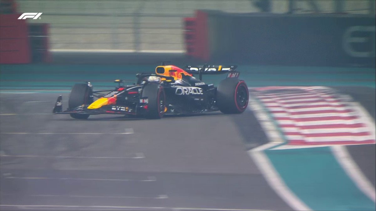 What a save 🤯🫢

#F1 || #AbuDhabiGP 🇦🇪
