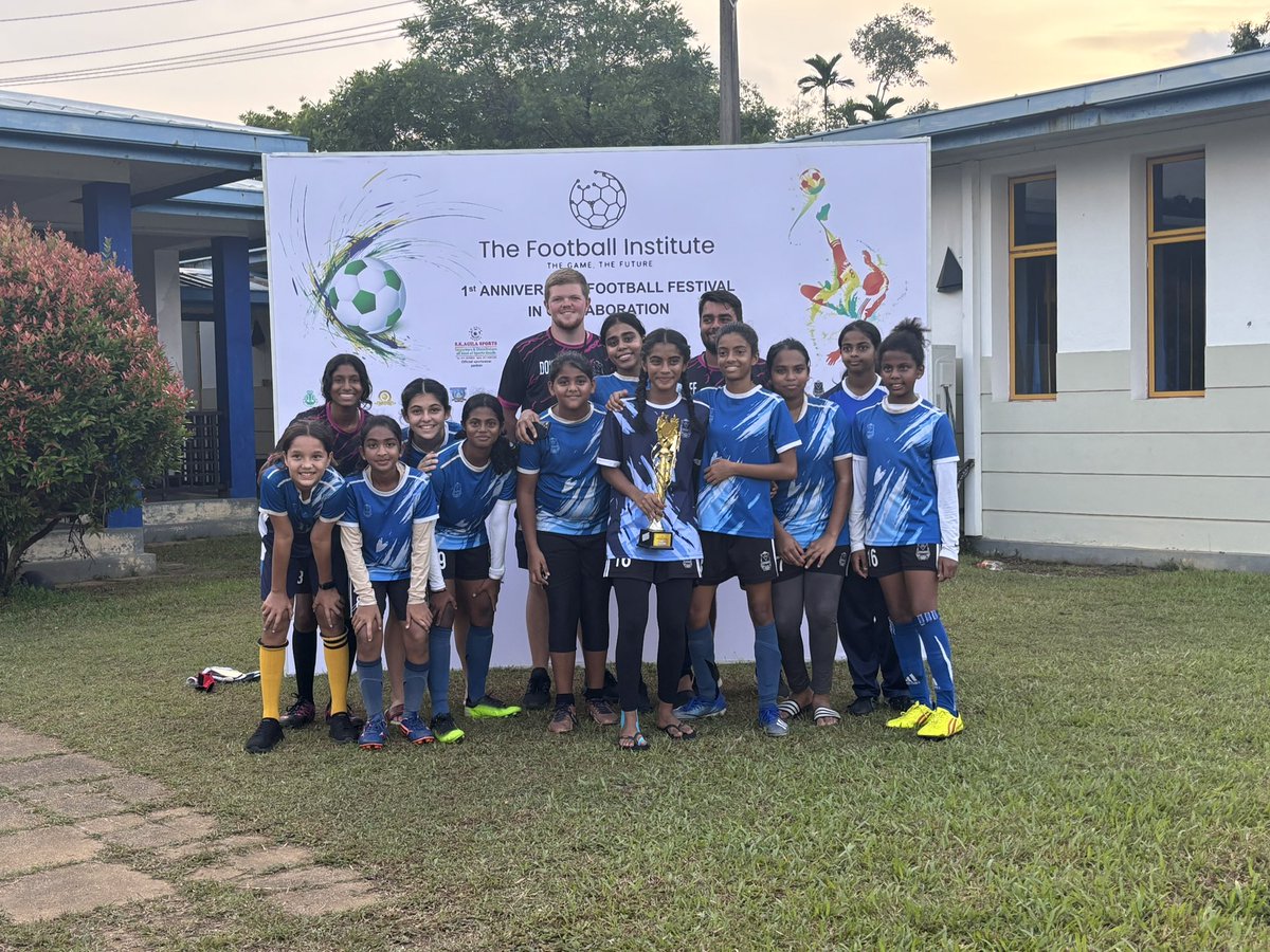 Coach_DarrenOC's tweet photo. U12 Champions!

U7 Champions! 

Girls Champions! 

What a day for Stafford football! https://t.co/otE9ZjqGzD