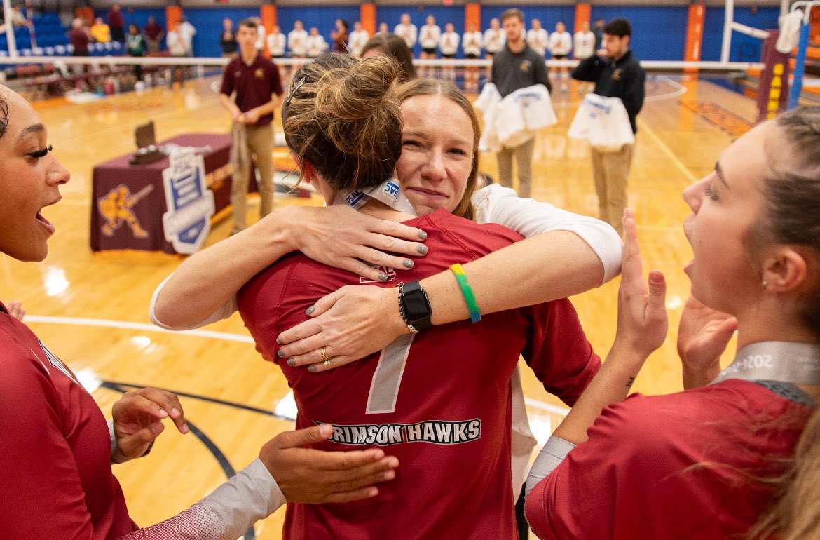mrscoachhoyer's tweet photo. How it started > How it ended. 

Thank you @lauren_valentic @FlowerdewBailey @ssimaym14 
for sticking it out. For embracing the change, for building this program. It’s the end of an era, the last of the firsts. You have built something special. I love you so very much

#TalonsUp https://t.co/3OGNufwk8Z