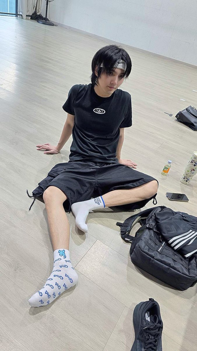 buildyourlove4u's tweet photo. 🧦วันนี้ถุงเท้ามาส่ง ลายสวยสีสันโดนใจ^^ นายแบบขอลองทุกคู่..แถมดื้อใส่สลับข้างกันไปหมดซะงั้น🤣แสดงว่าของมันต้องมีครบเซทนะค้าบบ น้องบิวไม่ได้พูด..พี่เลิฟพูดเองงง5555 กระซิบของใกล้หมดแว้วน้าา ใครยังไม่มีกดสั่งโลดด https://t.co/4v8cI8ecNg 
Socks are here! Beautiful patterns and colors that catch your eye^^ The model wants to try every pair..and stubbornly wears them on the wrong feet🤣It means that you must have the complete set. N‘biu  didn't say it.P’ Love said it herself5555 I'm whispering that the stock is almost out of stock Who hasn't pressed to order yet? Order https://t.co/4v8cI8ecNg