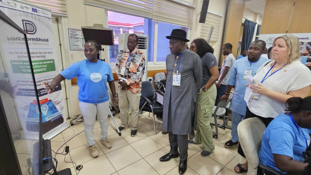Our incident desk introduced the Disinformation Detection Platform (DDP) to H.E. <a href="/GEJonathan/">Goodluck E. Jonathan</a> , Leader of the West African Elders Forum (<a href="/The_WAEF/">West African Elders Forum</a> ) and former President of Nigeria.

The platform is designed to combat misinformation and safeguard electoral integrity across the