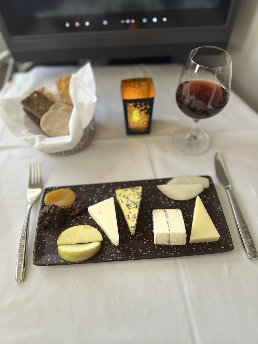 Qatar really are amazing! Amazing brand, amazing crew, amazing food and amazing drinks