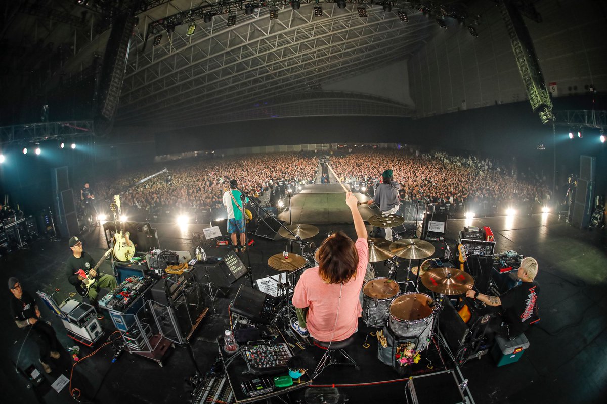 yamaguchi_SBM's tweet image. LED LINE ‼︎最高な夜をありがとう！
最初から最後まで最高っぱなしのフェスでした！お客さんの素晴らしさに感動しました！これで最後なんてウソだろ！？初めて出る事できたのに涙！わがままは承知だよ。でもまたこのフェスが輝いて僕らも出れたらどんなに幸せでしょう！
#LEDLINE 写真@saru_camera