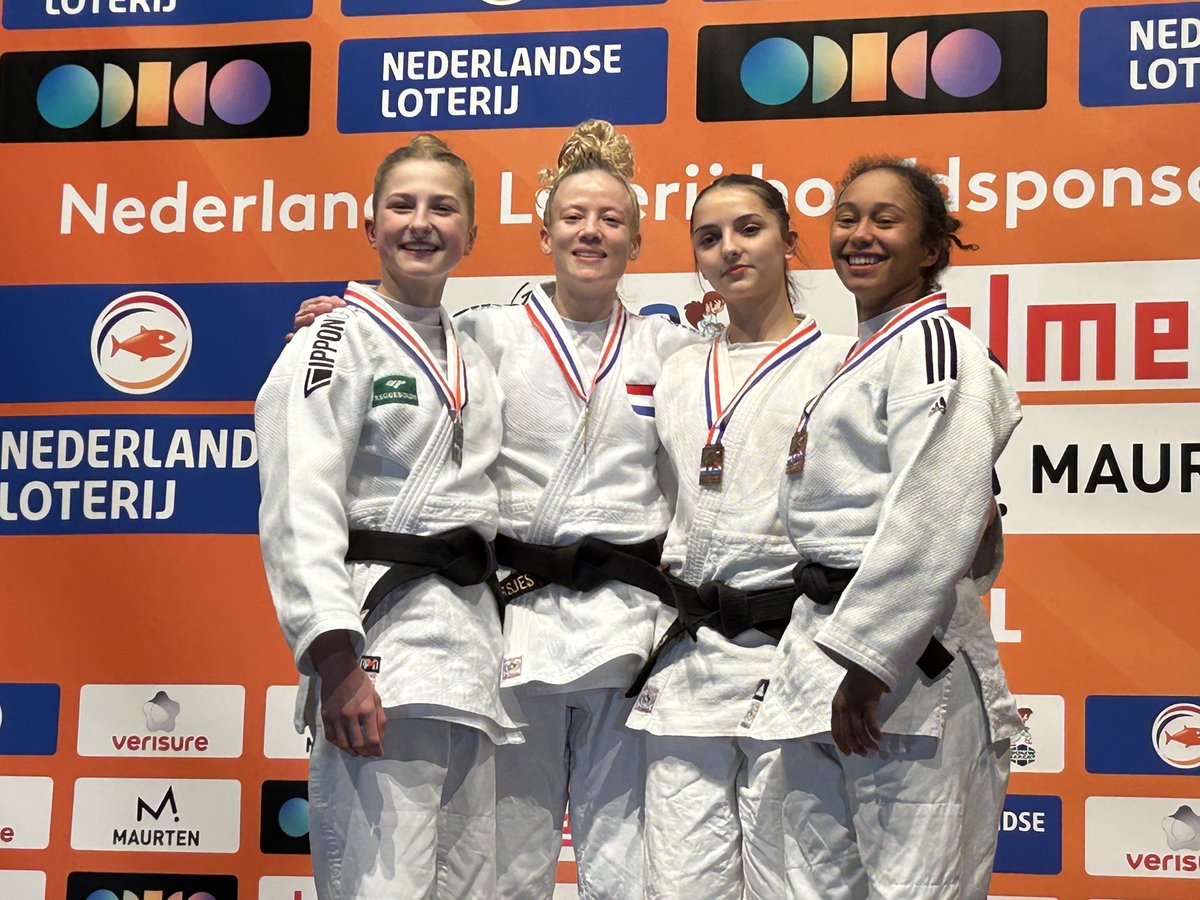 Hans van Essen tweet media