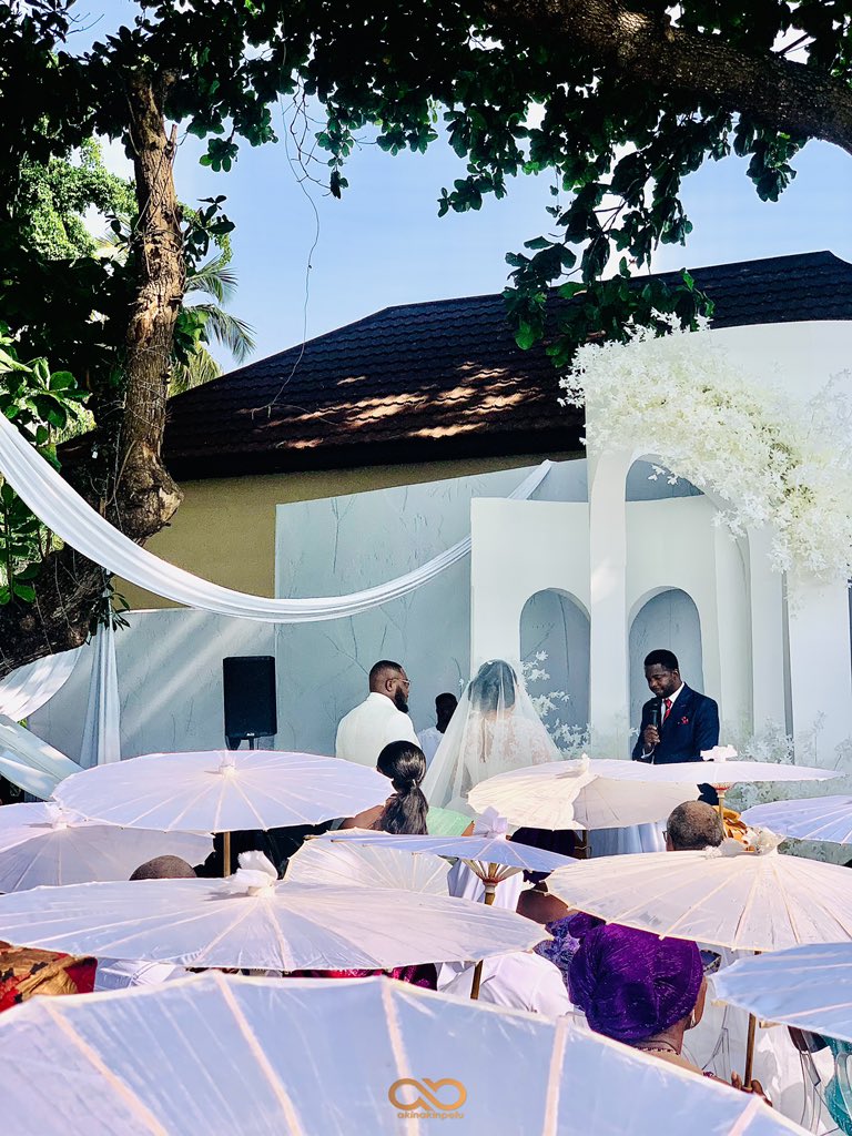 iamakinakinpelu's tweet photo. 4 events this Saturday but made out time for this beautiful couple.

The last time I lived a scenery like this was when I joined a marriage at Palm Jemirah, UAE.

God bless this couple and establish their marital bliss.
#akinspeaks https://t.co/4OPpYOH1TS