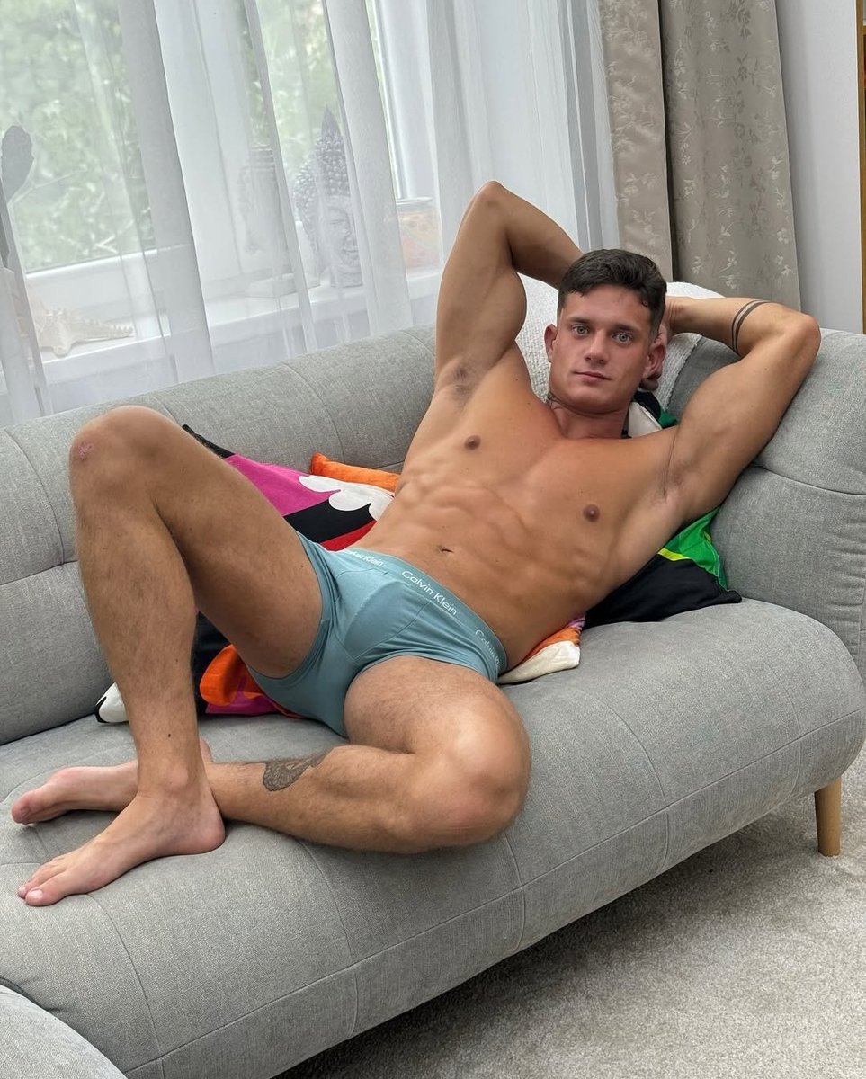 Bruce_OF_'s tweet photo. Just chilling 😜 https://t.co/afBxy1aSyH