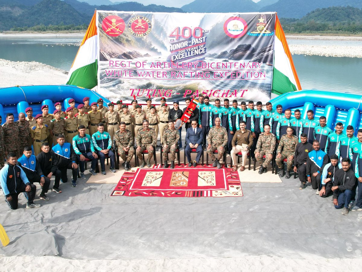 Spearcorps's tweet photo. GOC #SpearHeadDivision flagged in the #WhiteWaterRafting expedition of the #SpearCorps Gunners in Pasighat, #ArunachalPradesh. 

The adventurers, who were flagged off at Tuting, travelled over 230 kms, taming the thrilling rapids of the mighty #Siang River.
The flagging-in ceremony was attended by senior officials from the civil administration, cadets from #NCC and #SainikSchoolNiglok. 

This experience not only promoted #BorderTourism but also motivated students to join the #IndianArmedForces and contribute towards #NationBuilding.

@adgpi 
@easterncomd 
@MyGovArunachal 
@ArunachalTsm 
@nccner 

Facebook - https://t.co/cRWmFGhtux

Instagram - https://t.co/UlhDHIlWzz