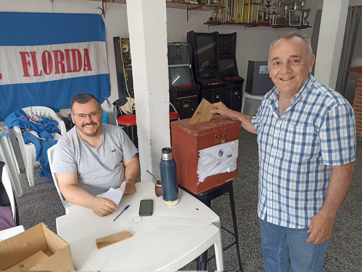 tvflorida's tweet photo. El dirigente de @Nacional José López Rubio, referente del interior, votó esta mañana en la sede del @CNdeF_FLORIDA https://t.co/54p2jlkcuB