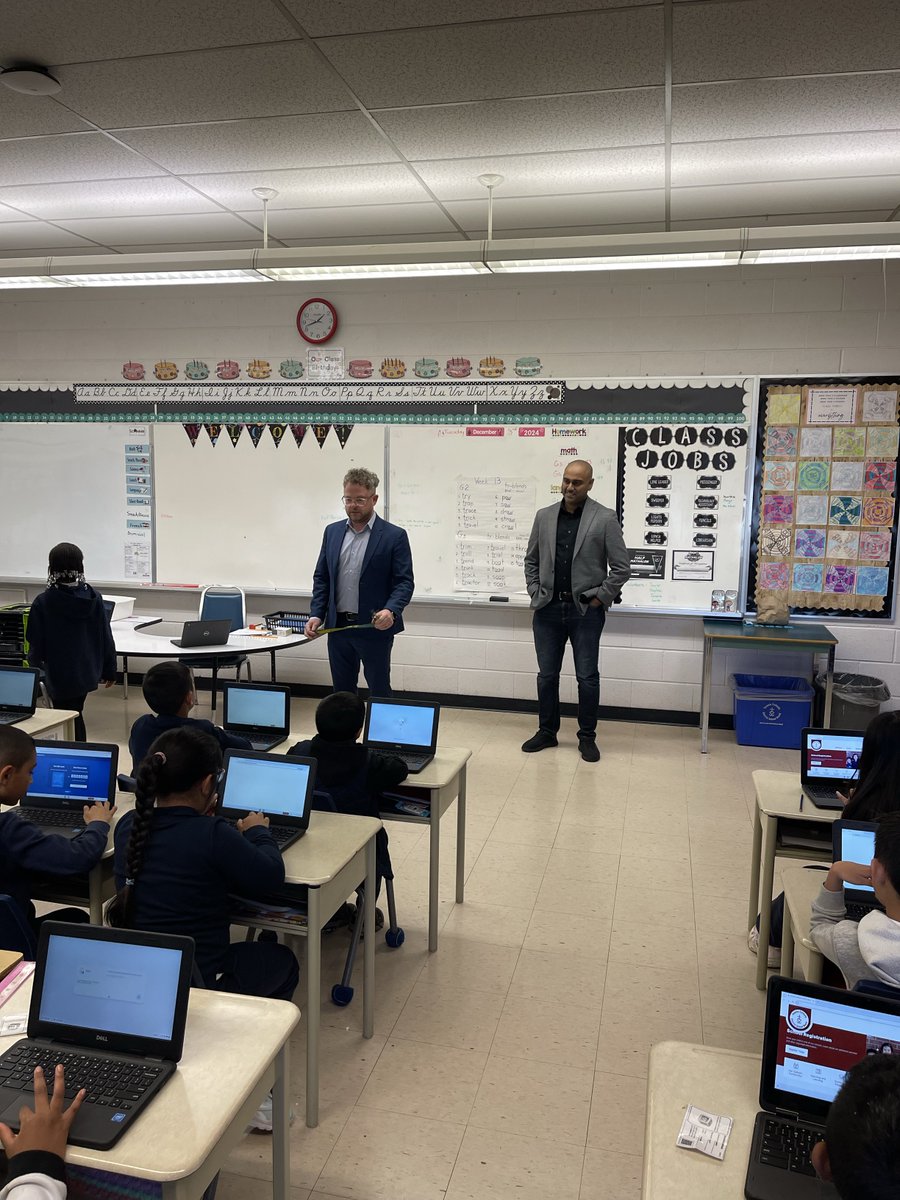 TCDSB's tweet photo. From struggling with math to founding Knowledgehook! 

Alumnus Travis Ratnam returned to St. Rose of Lima to inspire students with his journey and showcase how @knowledgehook makes learning #math fun. 

Read more: https://t.co/6sLjXiVVJc https://t.co/oz7zjvxAhJ