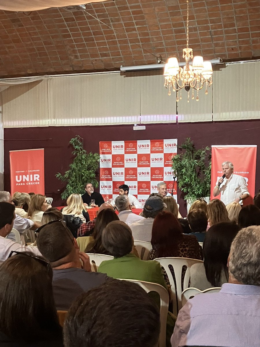 RaulBatlle15's tweet photo. Participando de un día hermoso para las bases del Partido Colorado y la democracia.

En un rato nos vemos a la Convención Nacional, seguiremos Uniendo para Crecer.

¡Viva el Partido Colorado! 🚩 https://t.co/mZDWpBoKmy
