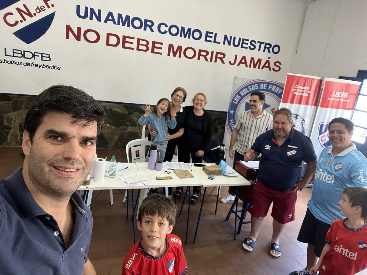 AgustinViana's tweet photo. Gran jornada de votación en Fray Bentos con los socios. Orgullo Nacional https://t.co/FABBgpw5jR