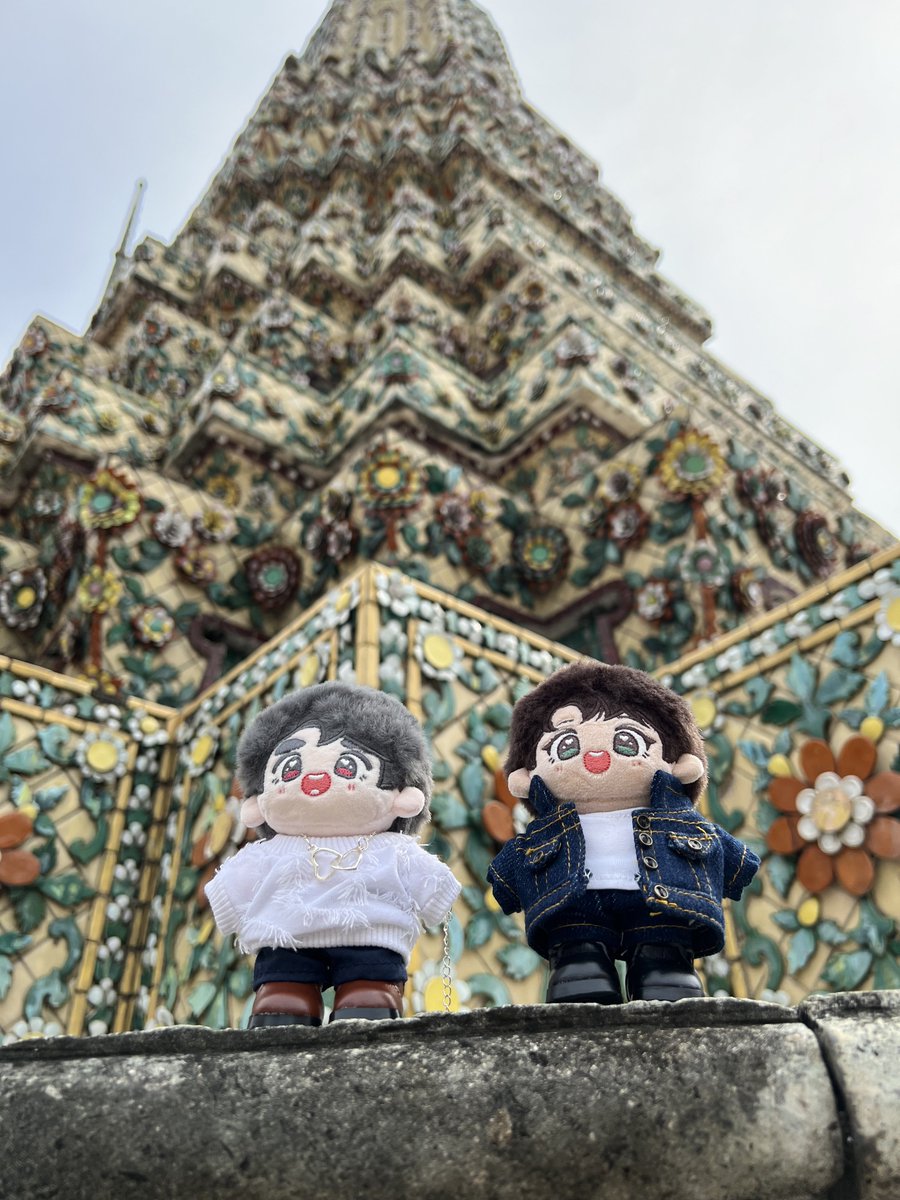 EMofWarZ's tweet photo. 📍วัดโพธิ์
ตามรอยพี่อาโปกับน้องหมีเนยฉบับมัมมีจากต่างจังหวัด ปกติมาวัดโพธิ์บ่อยแต่ไม่เคยได้ไหวขอพรจากยักษ์และซุ้มประตูมหาเฮงเลย จนได้มาดูคลิปที่อาโปกับน้องเนยแนะนำ รอบนี้เลยได้โอกาสขอพรกลับไปด้วยเลย สุข สมหวัง ทั่วหน้า กันนะคะ ทุกคน 💛🫰
 #TATxApoxButterbear https://t.co/Qp9mfEtfkC
