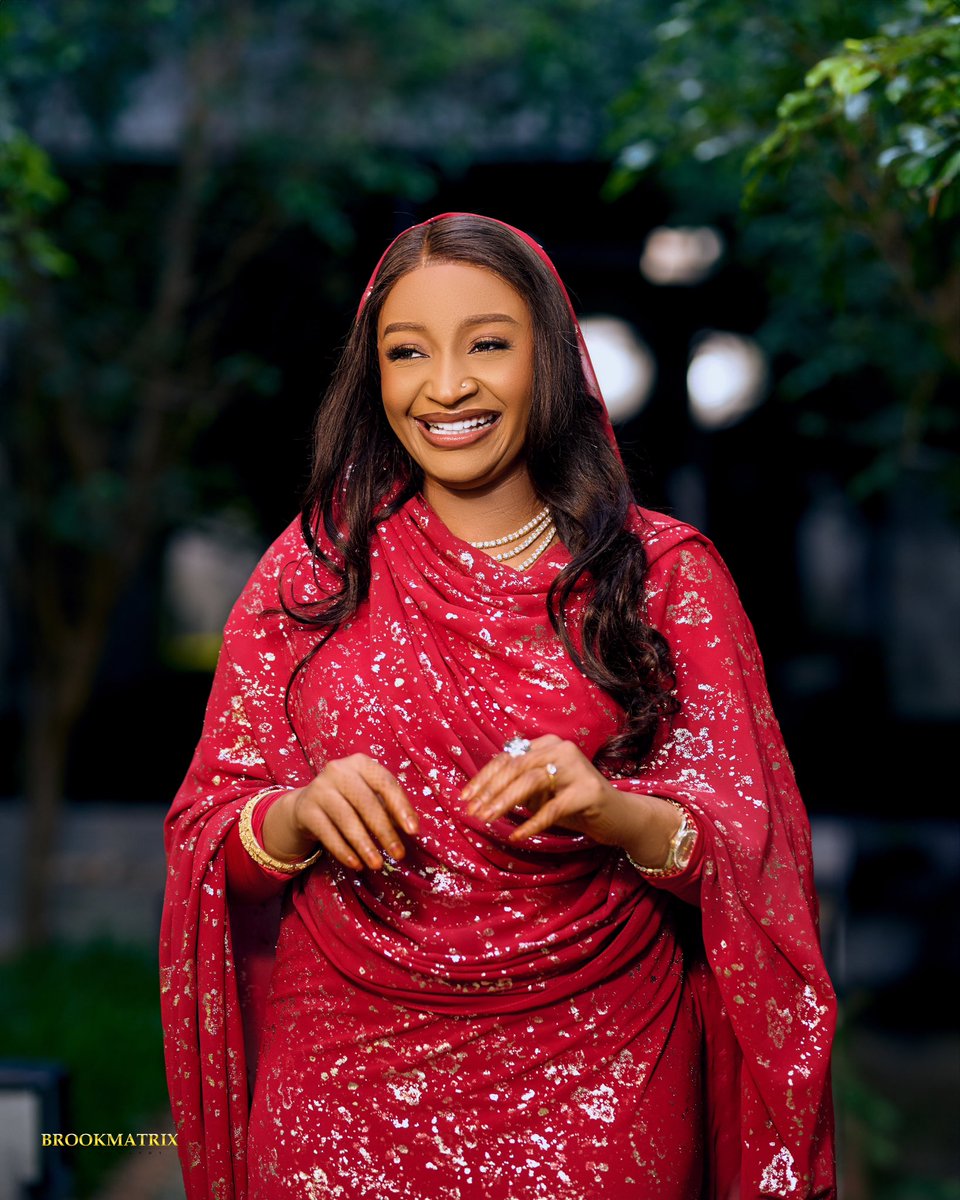 BadruKudirat's tweet photo. Happy birthday π Rahama Sadau! β€οΈ ππππ
#HappyBirthdayRahamaSadau #7thDec #BirthdayVibes https://t.co/e4rpDbbd9h