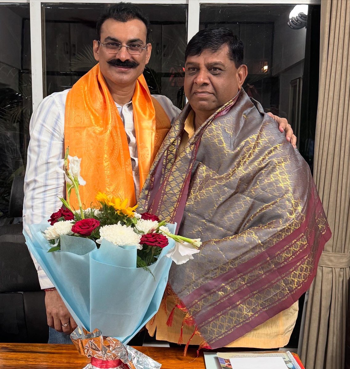 ITarunRathi's tweet photo. सम्पूर्ण महाराष्ट्र में कटोल विधान सभा से जीत कर आए जाट समाज के इकलौते विधायक/आमदार/एमएलए श्री चरण सिंह ठाकुर जी का मुंबई कार्यालय में आज स्वागत किया ।#vidhayak #आमदार #amdar #mla #katol #nagpur #maharashtra @bjp4india @bjp4maharashtra @bjp4up @narendramodi @amitshahofficial @jpnaddaofficial #charansinghthakur