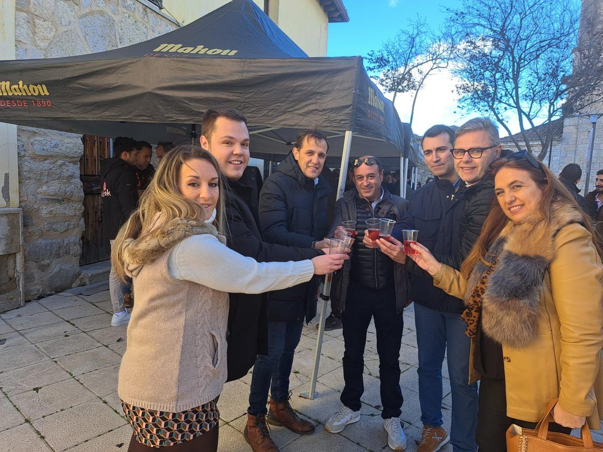 DiputaciónValladolid (@dip_va) on Twitter photo 🍽️ Primer Festival Gastro Rural en Cigales.
📍Plaza Mayor.
🕗 Hasta las 20,00 horas.
➡️ El presidente <a href="/Conrado_Iscar/">Conrado Íscar</a> acude al evento junto al alcalde, Jaime Rodríguez, y al vicepresidente <a href="/DavidEsteban_R/">David Esteban Rguez.</a>. 🍽️ Primer Festival Gastro Rural en Cigales.
📍Plaza Mayor.
🕗 Hasta las 20,00 horas.
➡️ El presidente <a href="/Conrado_Iscar/">Conrado Íscar</a> acude al evento junto al alcalde, Jaime Rodríguez, y al vicepresidente <a href="/DavidEsteban_R/">David Esteban Rguez.</a>.