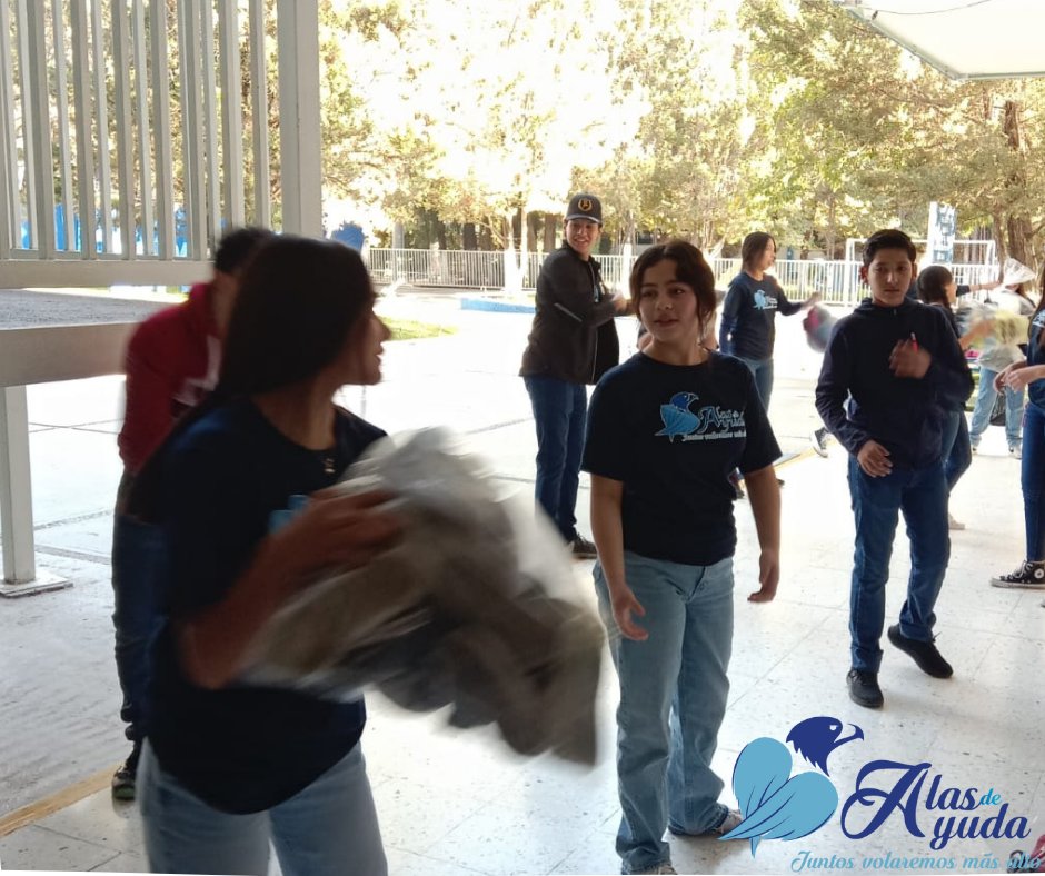 Llevamos ayuda y amor. Cada paquete organizado está lleno de solidaridad. ¡Alas de Ayuda sigue su vuelo!✨
#AlasDeAyuda #ColegioEspaña #UNES #Durango #JuntosVolaremosMásAlto